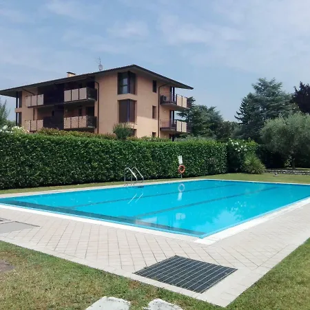 Foscolo Pool Апартаменти